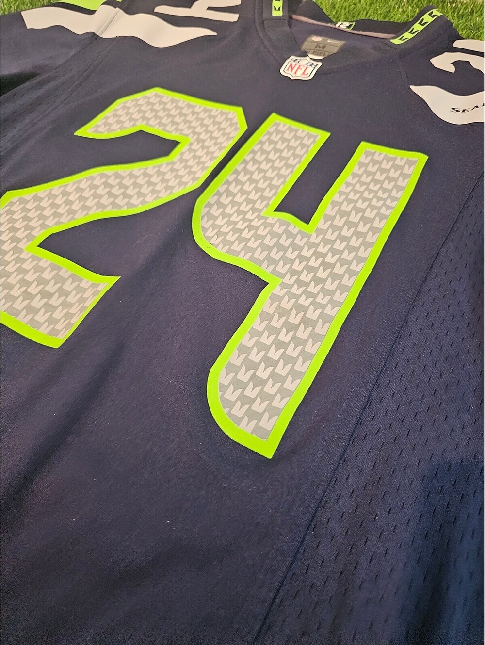 Authentic Seattle Seahawks Lynch NFL #24 Football Jersey Medium Beast Mode - Picture 5 of 9